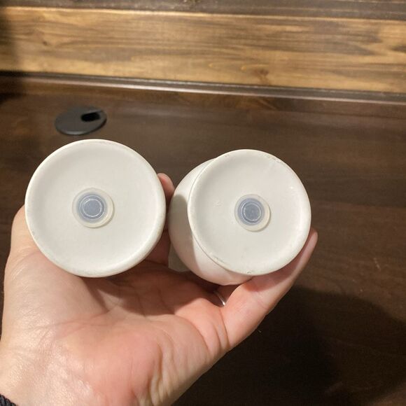 Minton Haddon Hall Salt and Pepper Shaker Pair - Picture 5 of 6